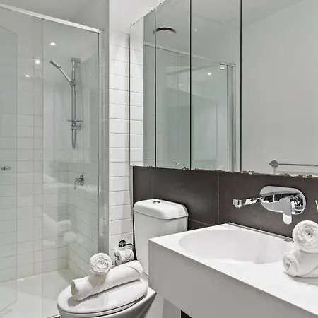 High-Rise 2Br Apt Cbd I Pool, Gym & Prime Location Melbourne Exterior photo